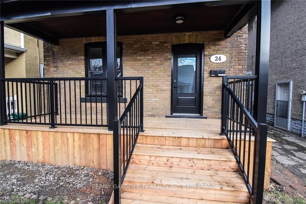 Photo 3 of 24 Elmview Street E, Welland, Prince Charles — HOMEH