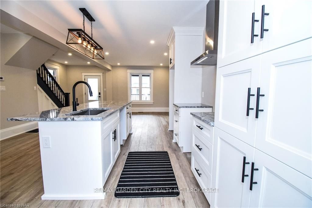 Photo 14 of 24 Elmview Street E, Welland, Prince Charles — HOMEH