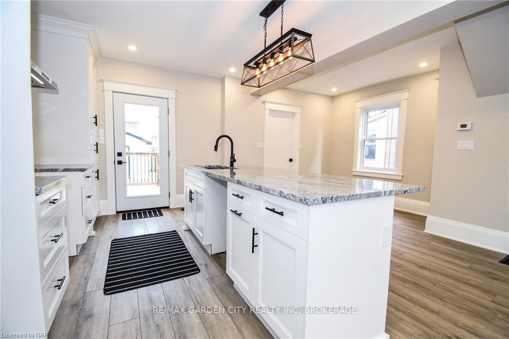 Photo 16 of 24 Elmview Street E, Welland, Prince Charles — HOMEH