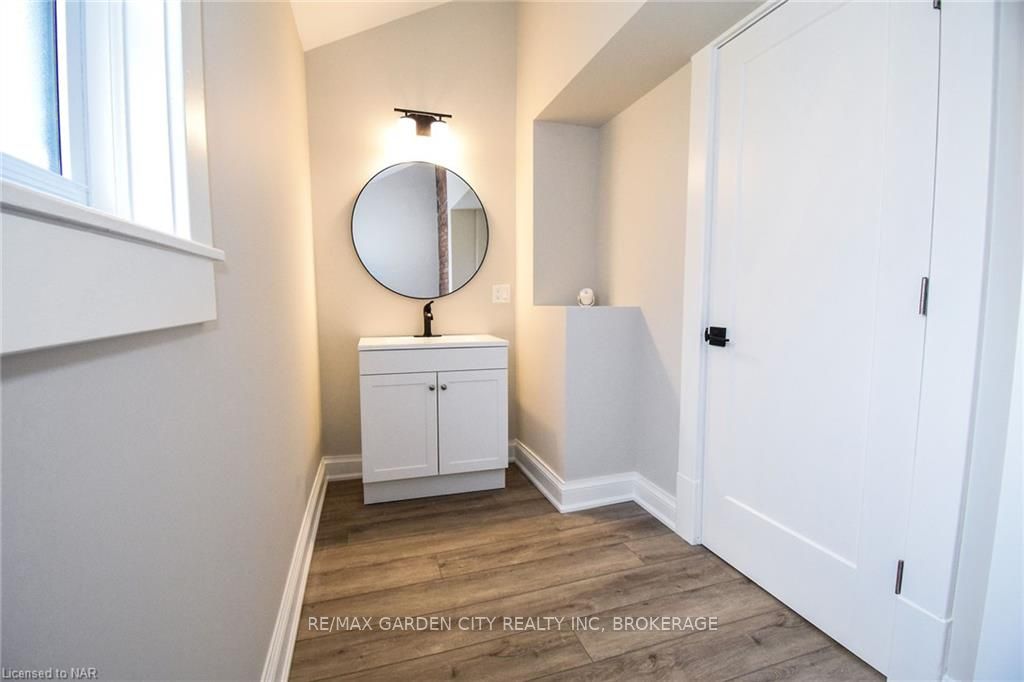 Photo 21 of 24 Elmview Street E, Welland, Prince Charles — HOMEH
