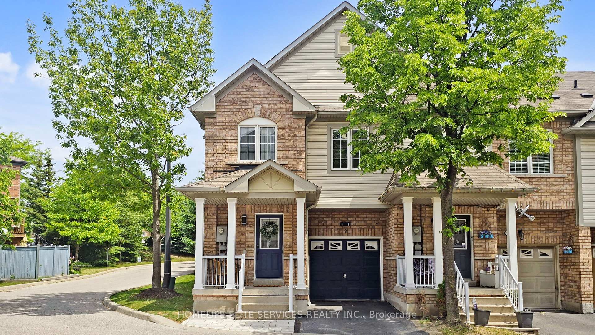 Photo 4 of 9 Abela Lane, Ajax, Central — HOMEH