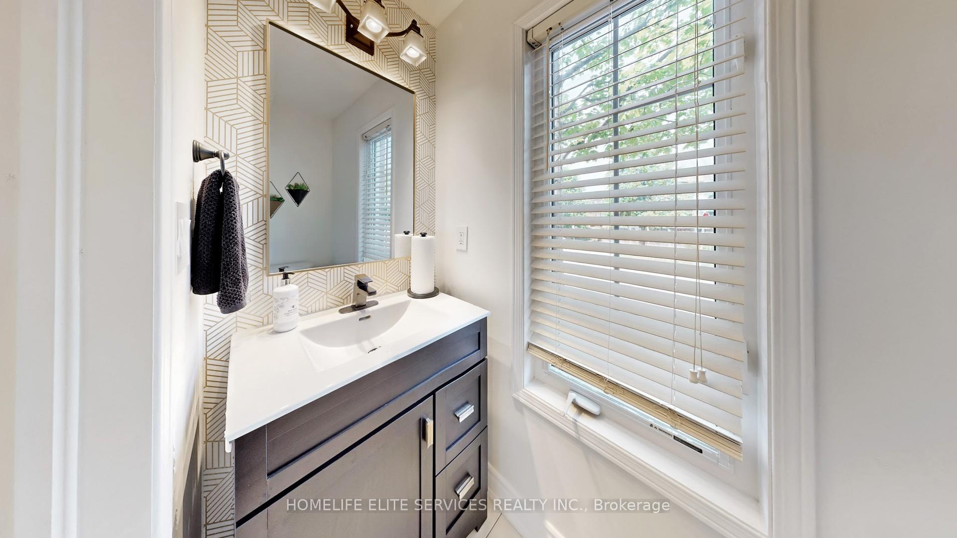 Photo 15 of 9 Abela Lane, Ajax, Central — HOMEH
