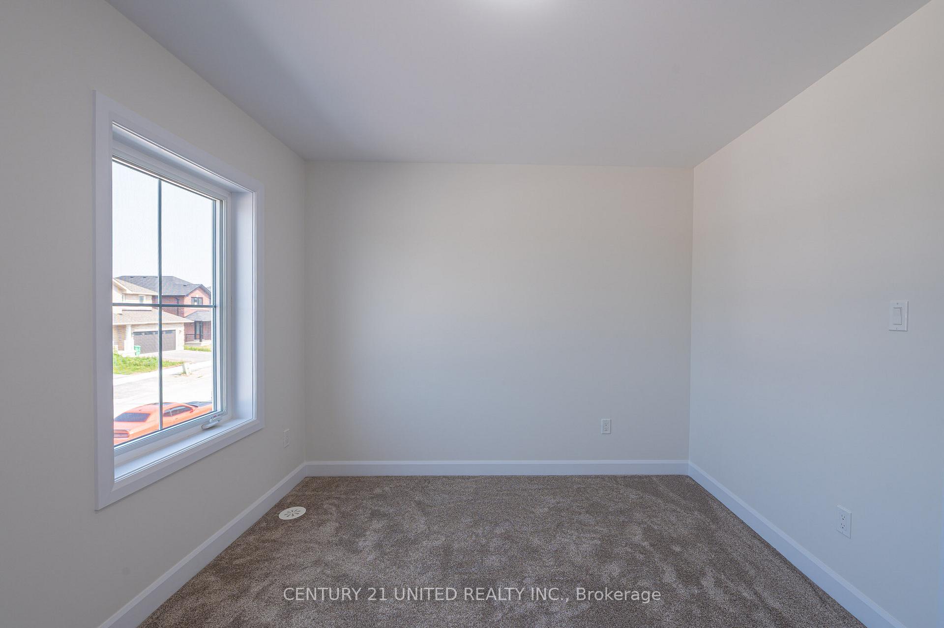 Photo 9 of 307 Mullighan Gardens, Peterborough, Monaghan Ward 2 — HOMEH