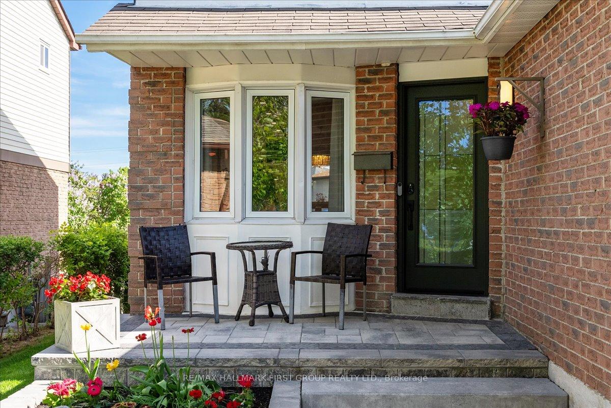 Photo 5 of 31 Bellwood Drive, Whitby, Blue Grass Meadows — HOMEH
