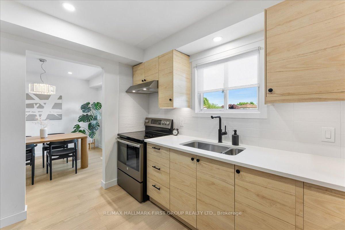 Photo 14 of 31 Bellwood Drive, Whitby, Blue Grass Meadows — HOMEH