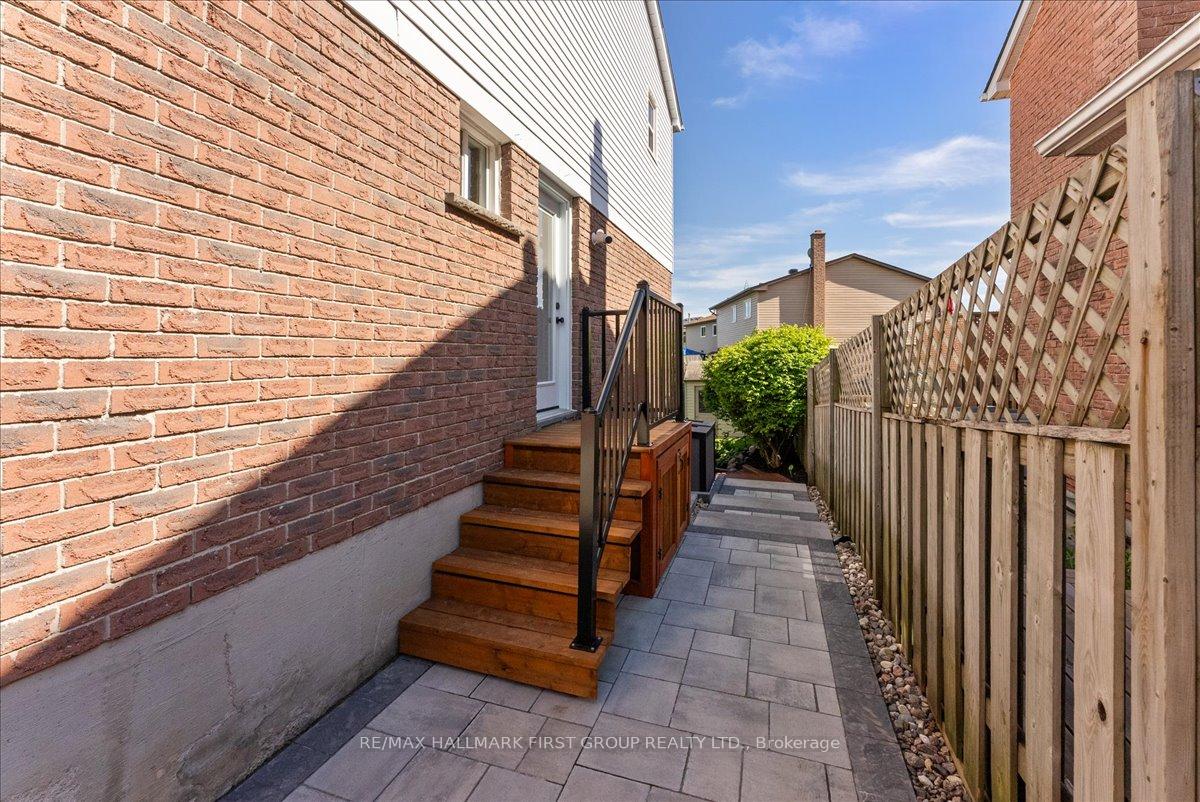 Photo 32 of 31 Bellwood Drive, Whitby, Blue Grass Meadows — HOMEH