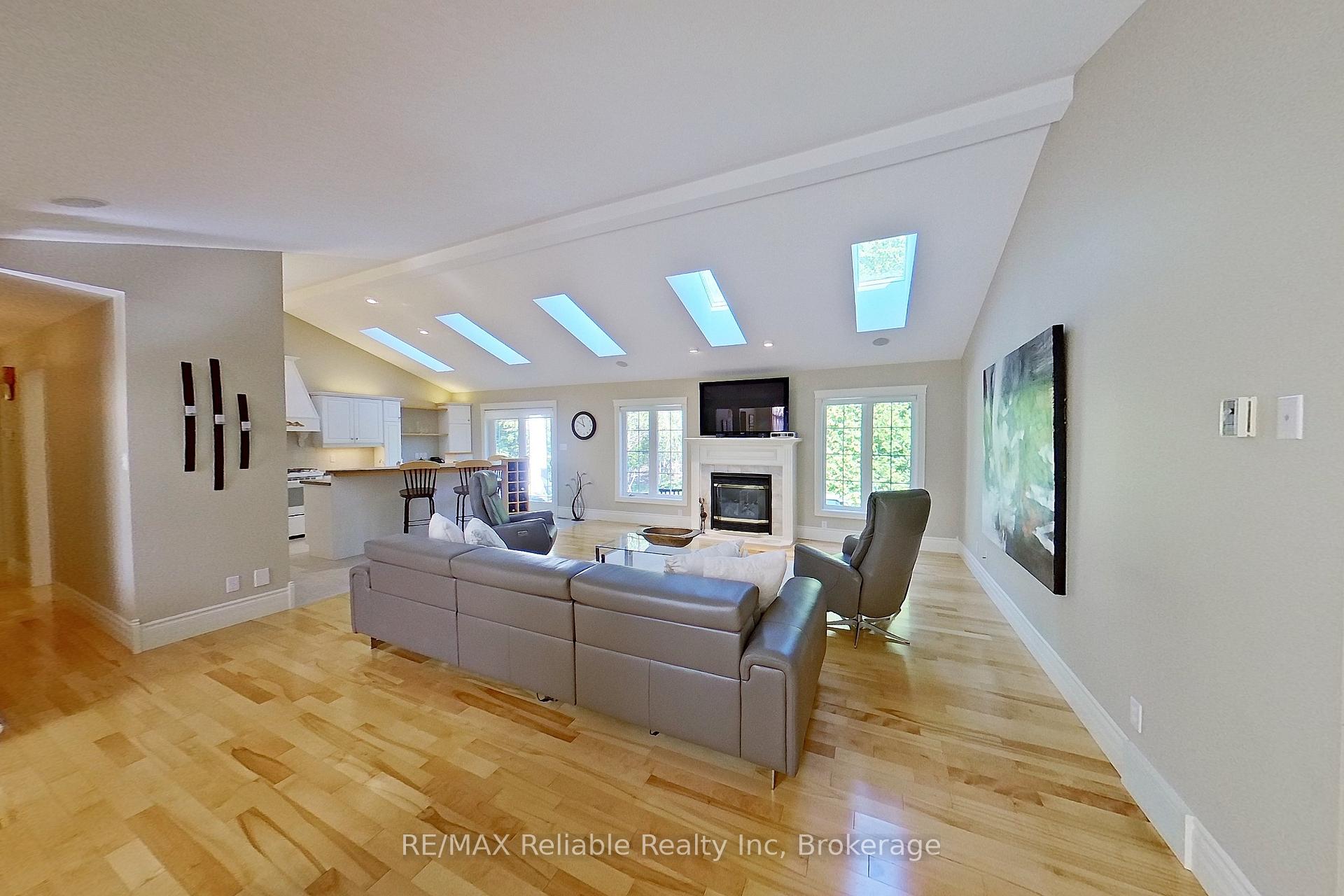 Photo 6 of 77347 Forest Ridge Road, Bluewater, Bayfield — HOMEH