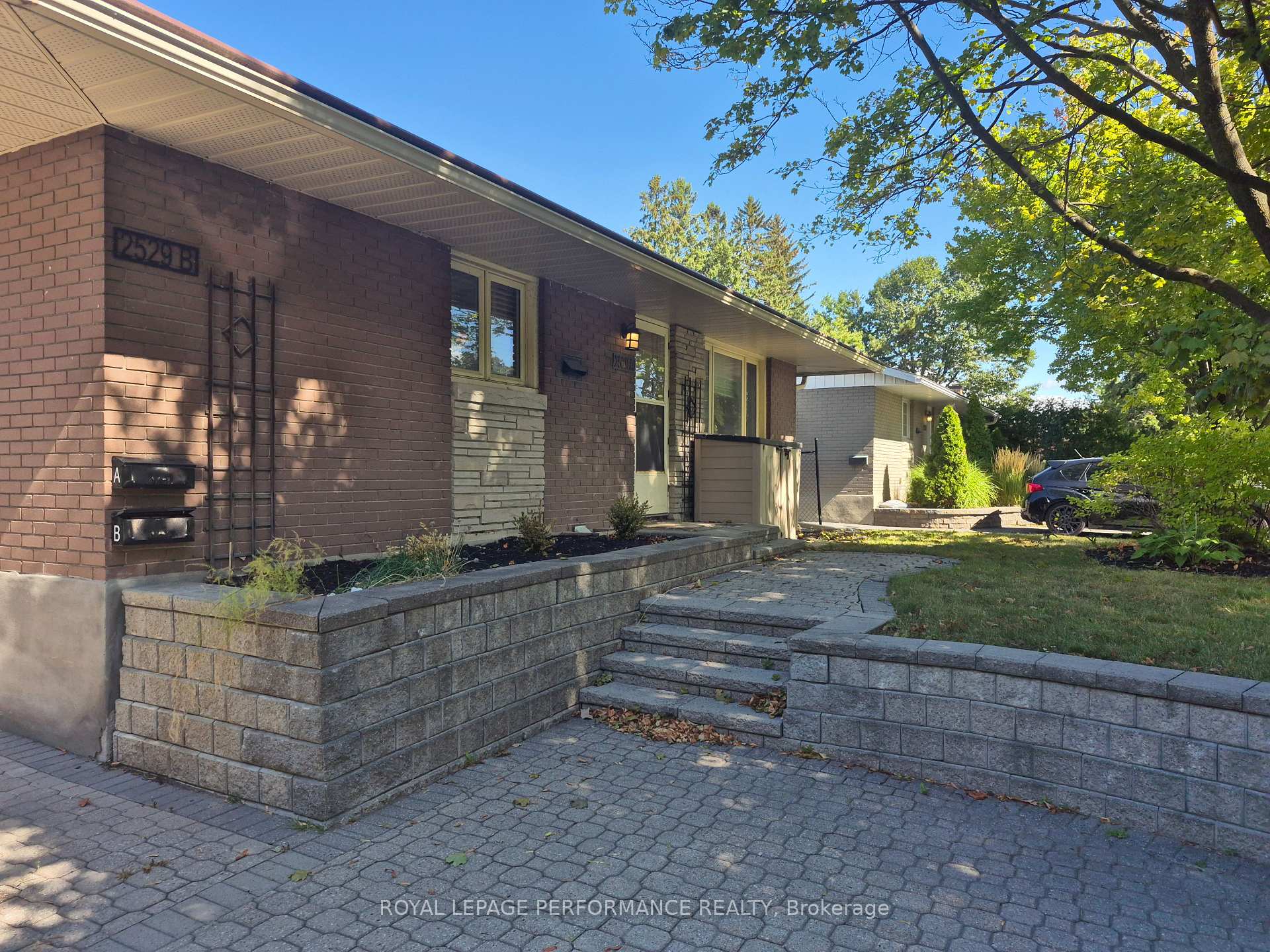 Photo 6 of 2529 Roman Avenue, Ottawa, Queensway Terrace North — HOMEH