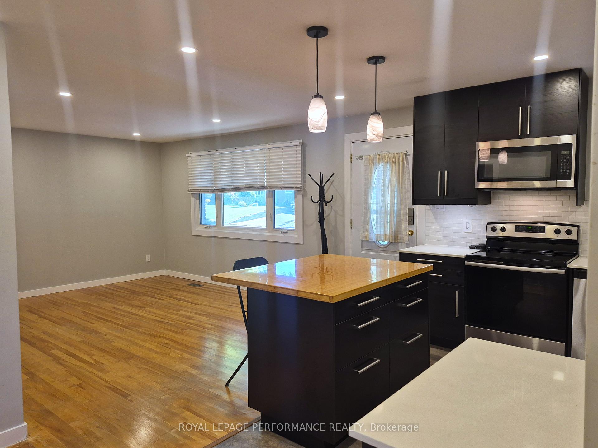 Photo 4 of 2529 Roman Avenue, Ottawa, Queensway Terrace North — HOMEH