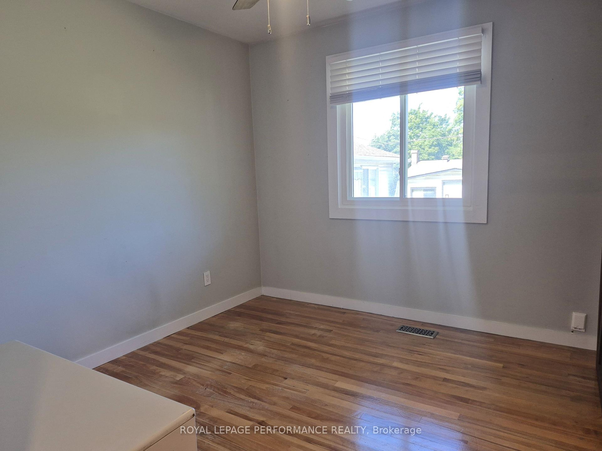 Photo 10 of 2529 Roman Avenue, Ottawa, Queensway Terrace North — HOMEH