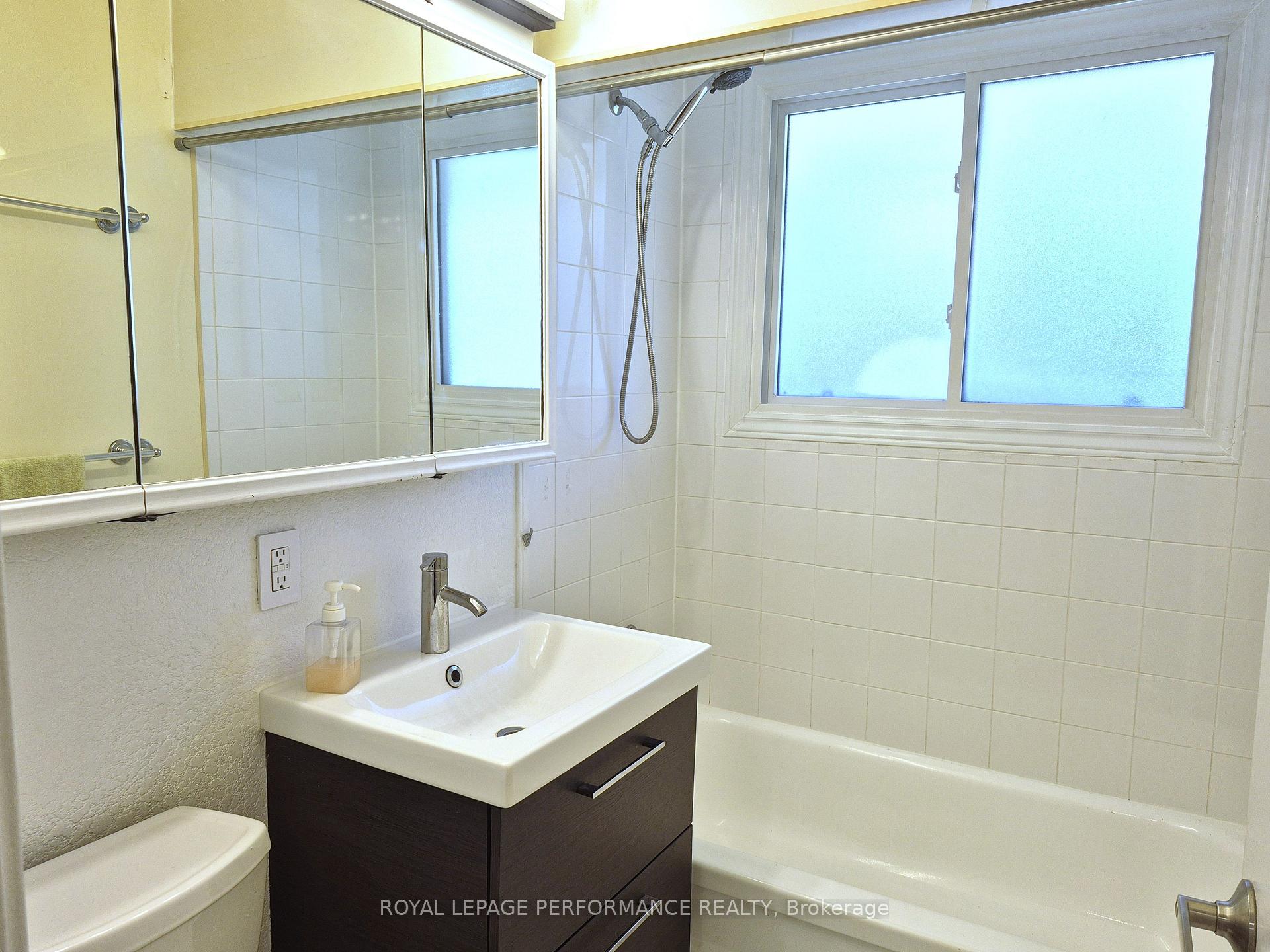 Photo 16 of 2529 Roman Avenue, Ottawa, Queensway Terrace North — HOMEH