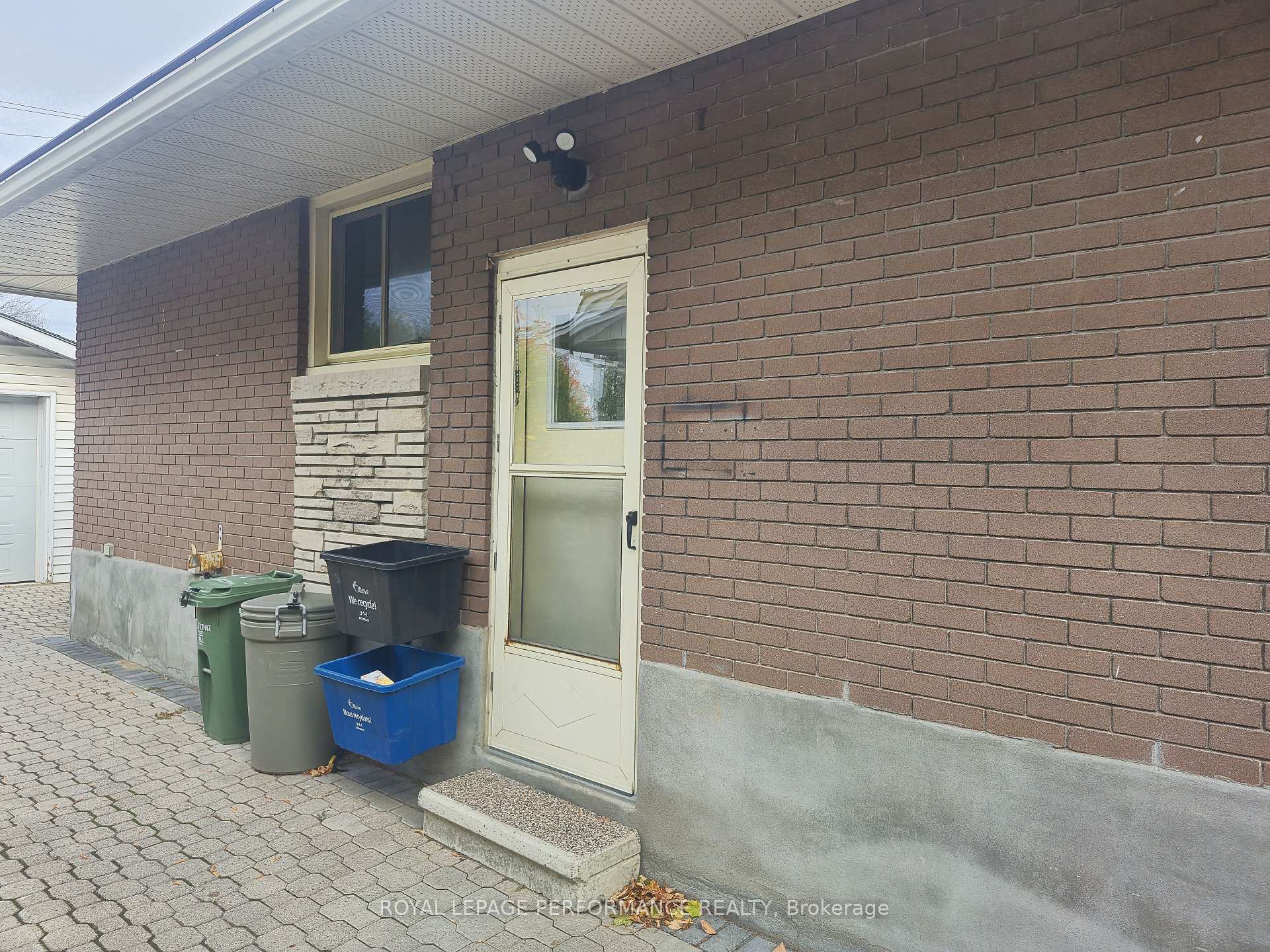 Photo 20 of 2529 Roman Avenue, Ottawa, Queensway Terrace North — HOMEH