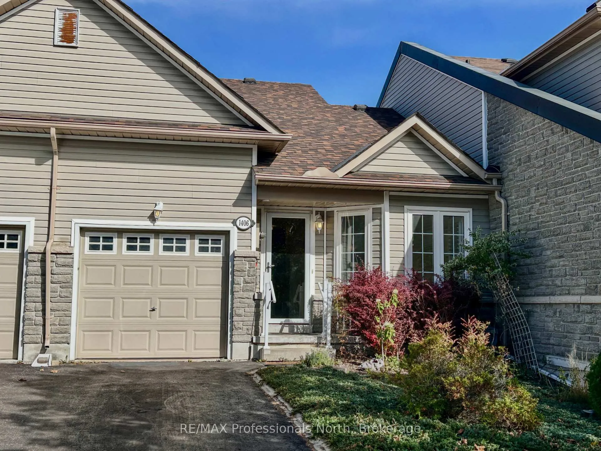 Photo 2 of 1406 Hancox Court, Peterborough, Monaghan Ward 2 — HOMEH