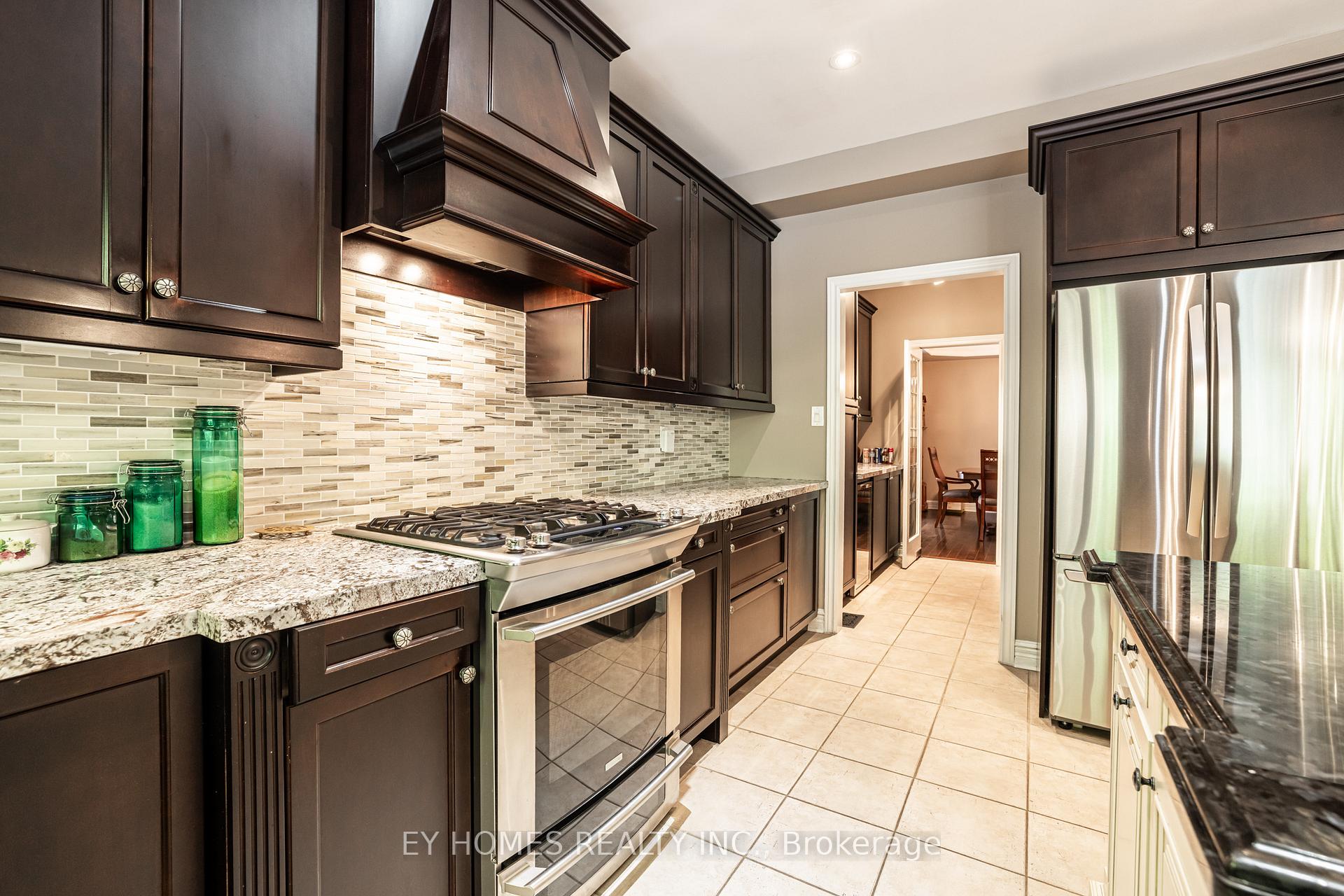 Photo 7 of 50 Schuster Lane, Vaughan, Patterson — HOMEH