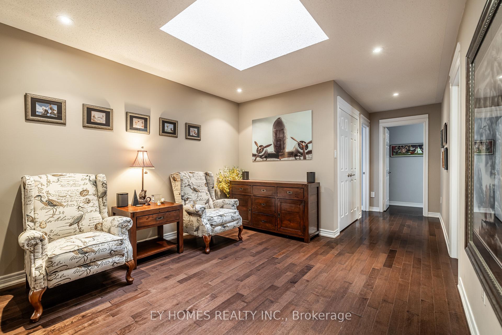 Photo 18 of 50 Schuster Lane, Vaughan, Patterson — HOMEH