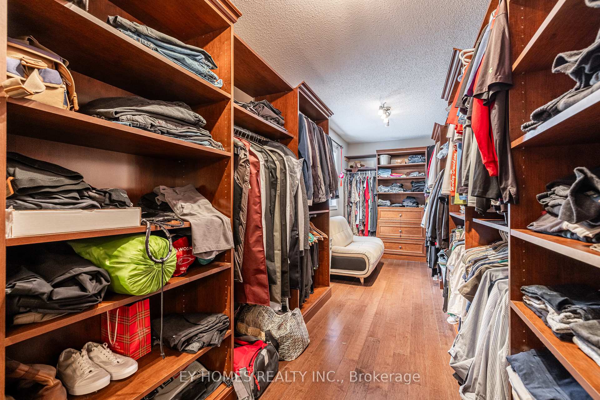 Photo 22 of 50 Schuster Lane, Vaughan, Patterson — HOMEH