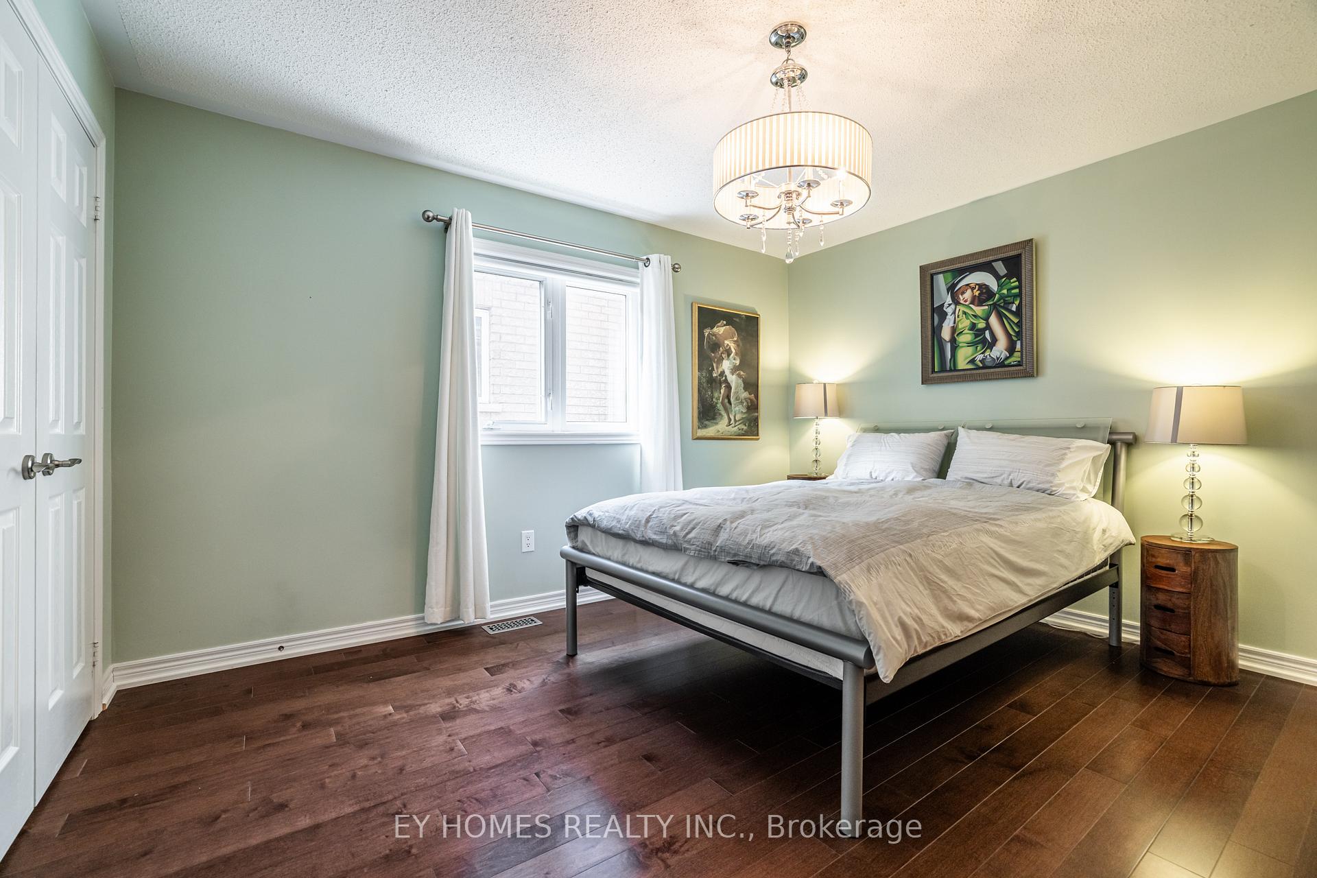 Photo 24 of 50 Schuster Lane, Vaughan, Patterson — HOMEH