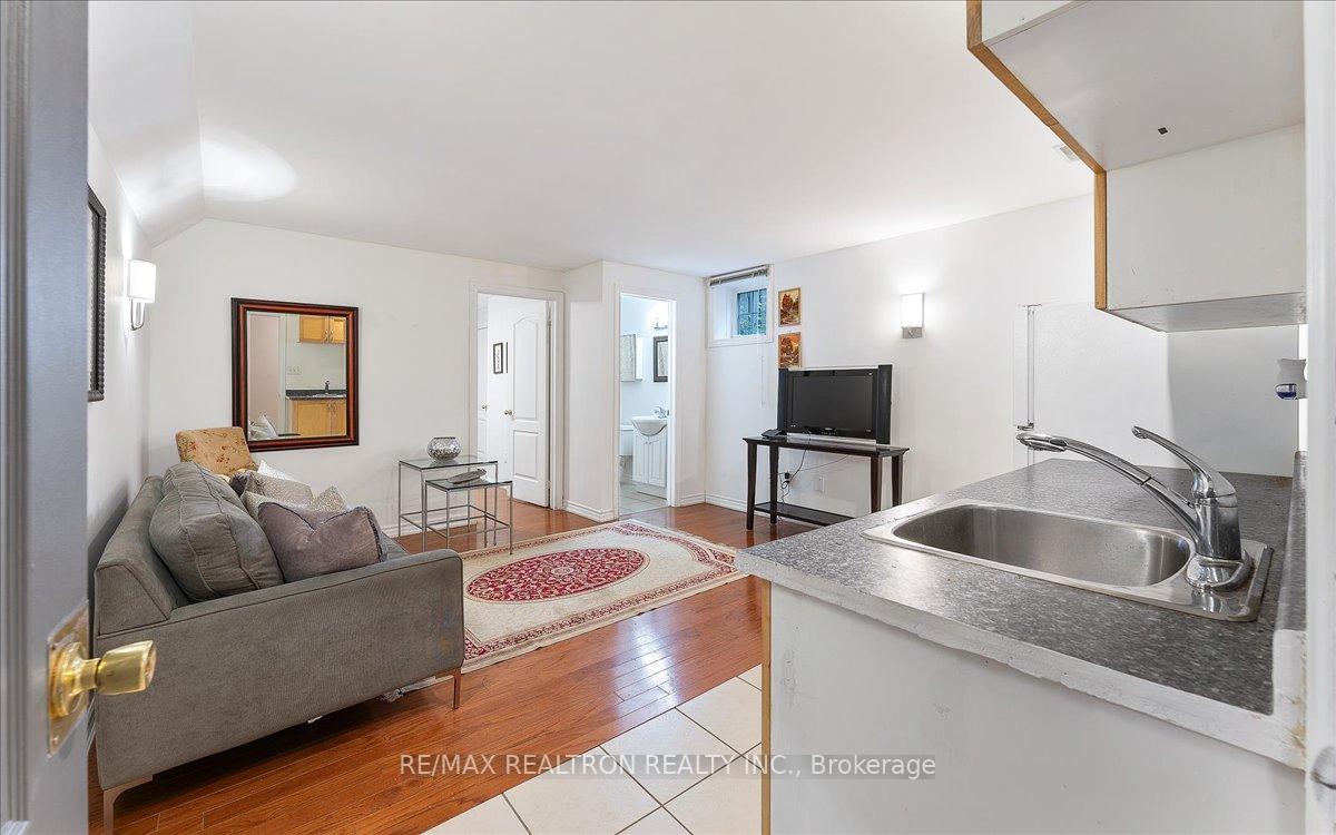 Photo 4 of 6 Bigioni Lane, Vaughan, Patterson — HOMEH