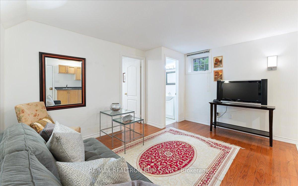 Photo 7 of 6 Bigioni Lane, Vaughan, Patterson — HOMEH