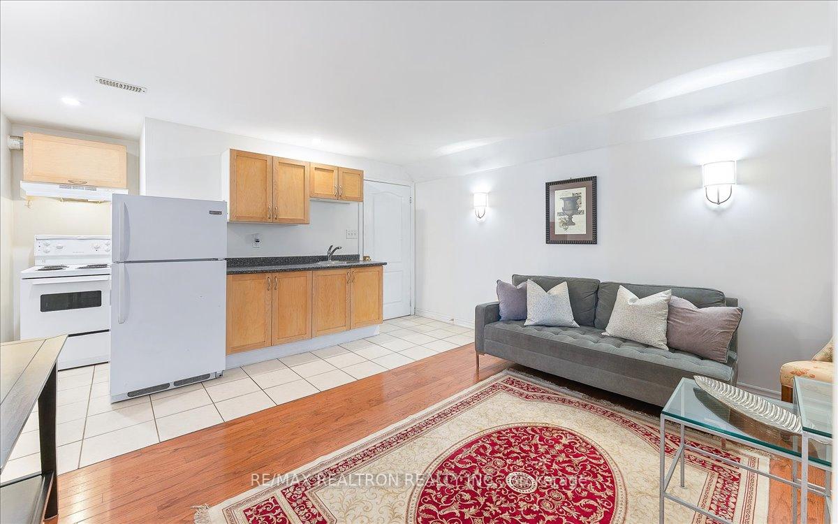 Photo 9 of 6 Bigioni Lane, Vaughan, Patterson — HOMEH