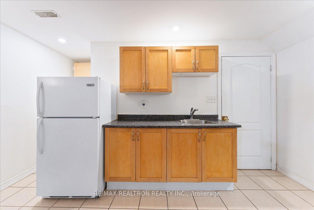 Photo 10 of 6 Bigioni Lane, Vaughan, Patterson — HOMEH
