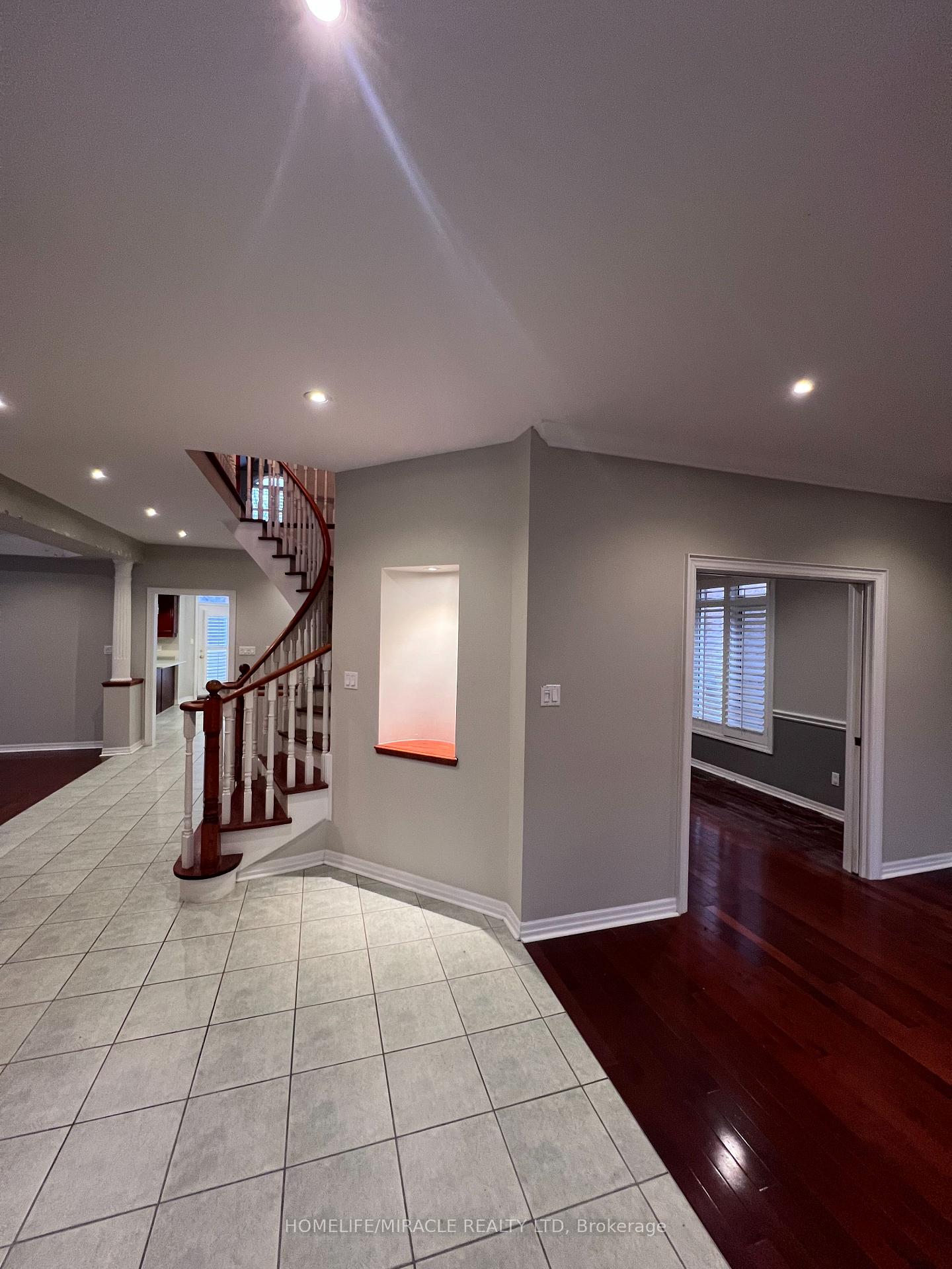 Photo 11 of 1880 Falconwood Way, Pickering, Dunbarton — HOMEH