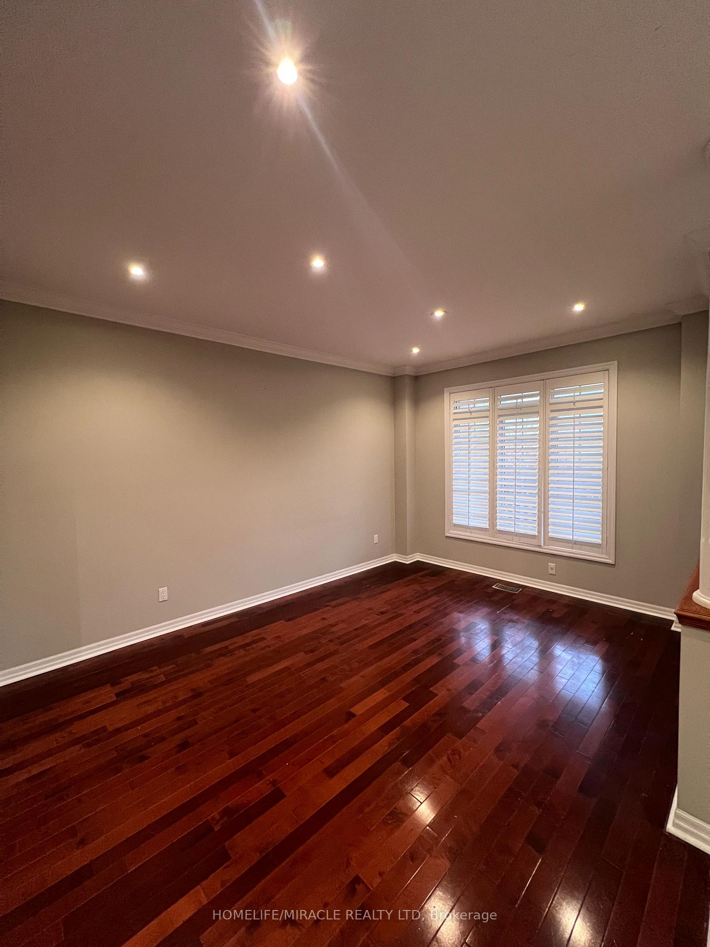 Photo 12 of 1880 Falconwood Way, Pickering, Dunbarton — HOMEH