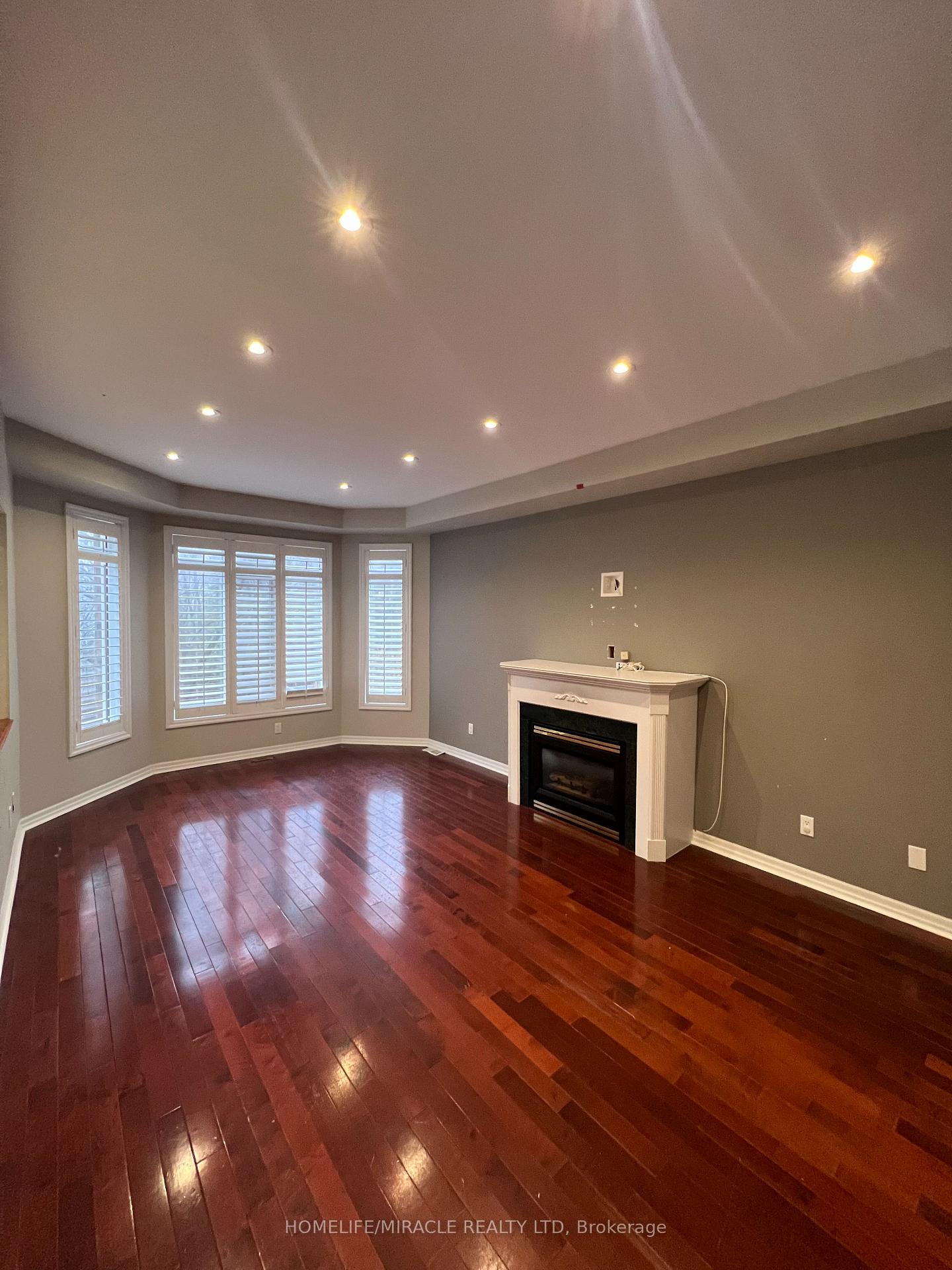 Photo 15 of 1880 Falconwood Way, Pickering, Dunbarton — HOMEH