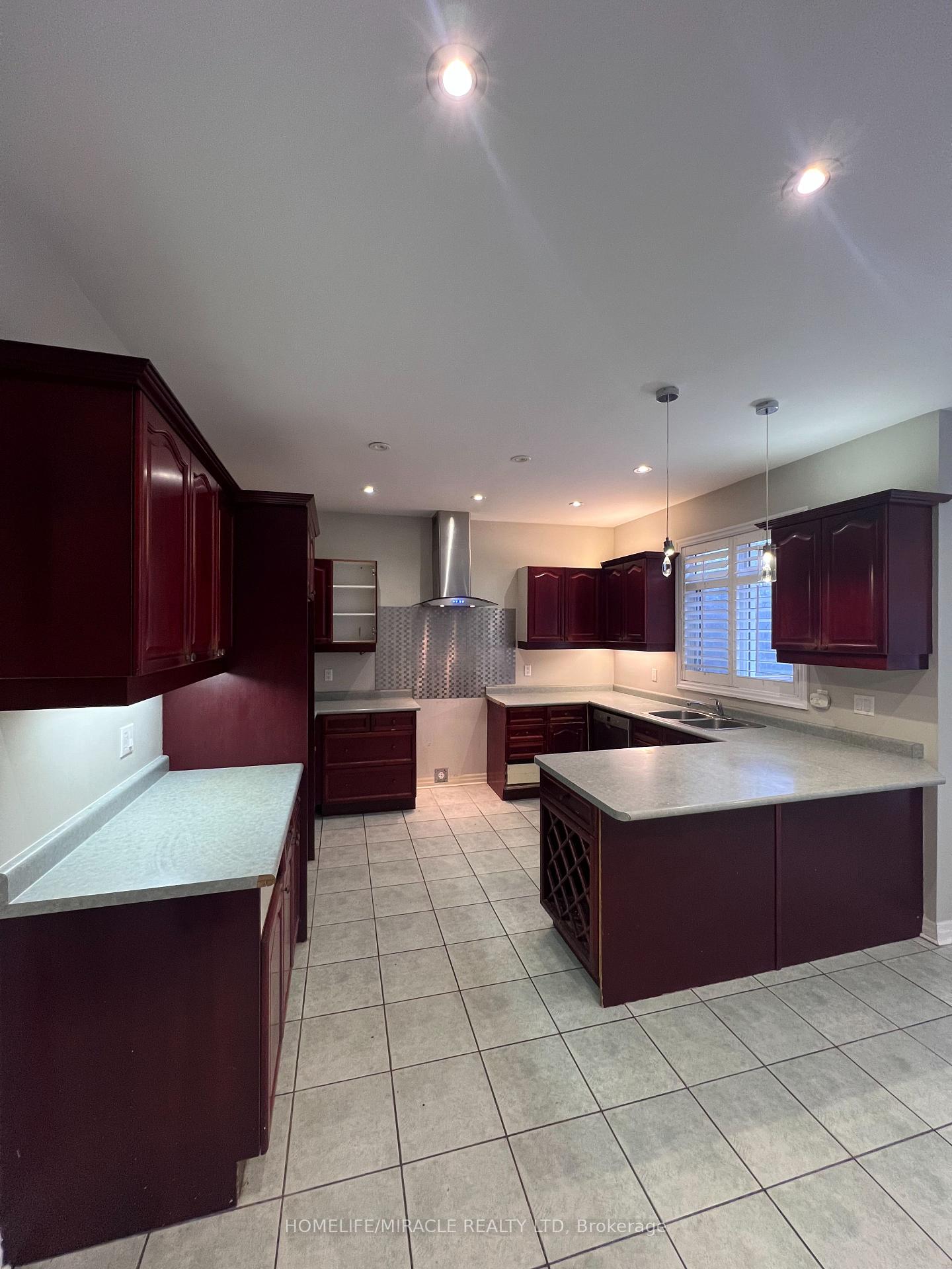 Photo 17 of 1880 Falconwood Way, Pickering, Dunbarton — HOMEH