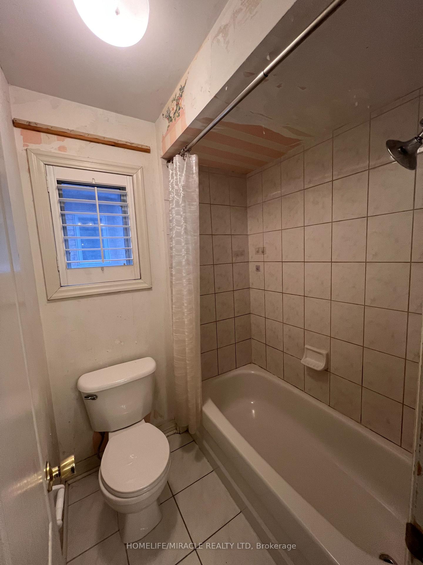 Photo 29 of 1880 Falconwood Way, Pickering, Dunbarton — HOMEH