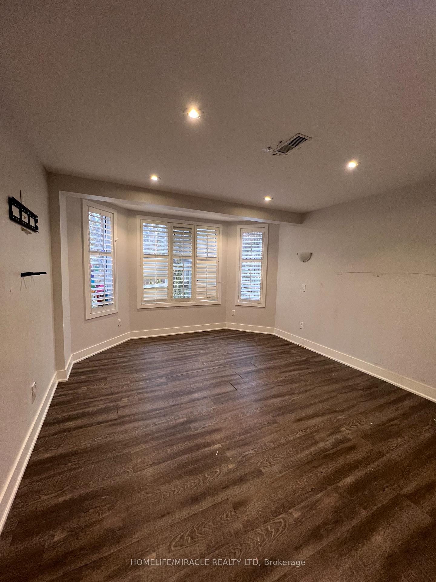 Photo 35 of 1880 Falconwood Way, Pickering, Dunbarton — HOMEH