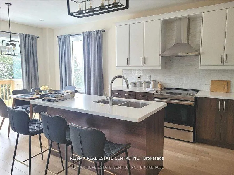 Photo 14 of 23 Barlow Place, Brant, Paris — HOMEH