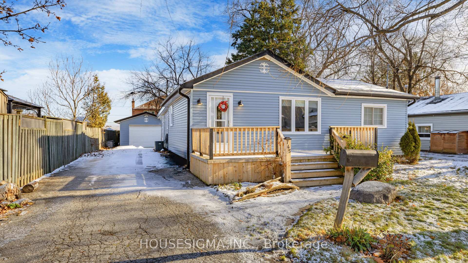 Front of 745 Marksbury Road