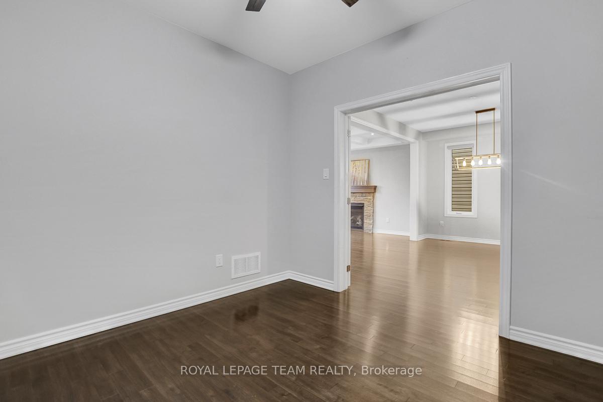 Photo 8 of 166 Damselfly Way, Ottawa, Barrhaven - Half Moon Bay — HOMEH