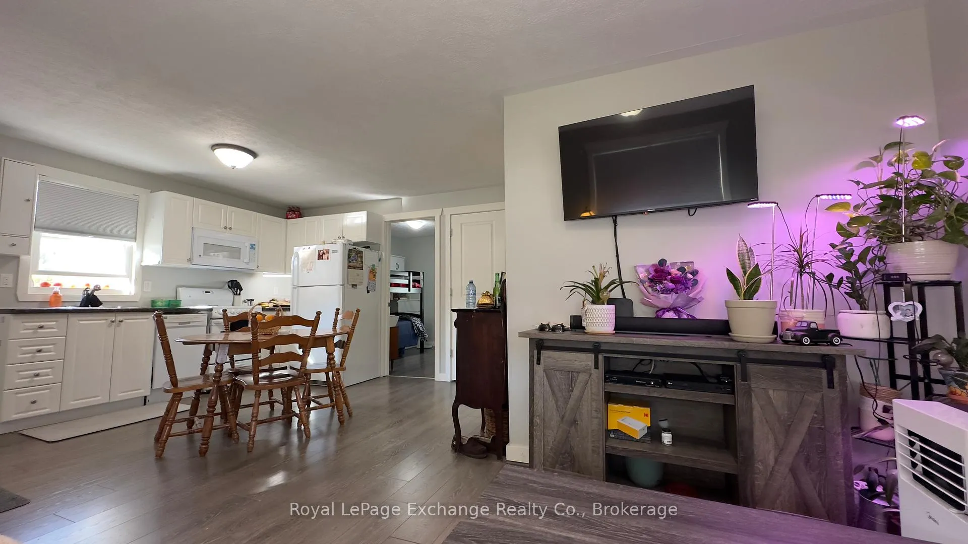 Photo 12 of 127 Yonge Street S, Brockton — HOMEH