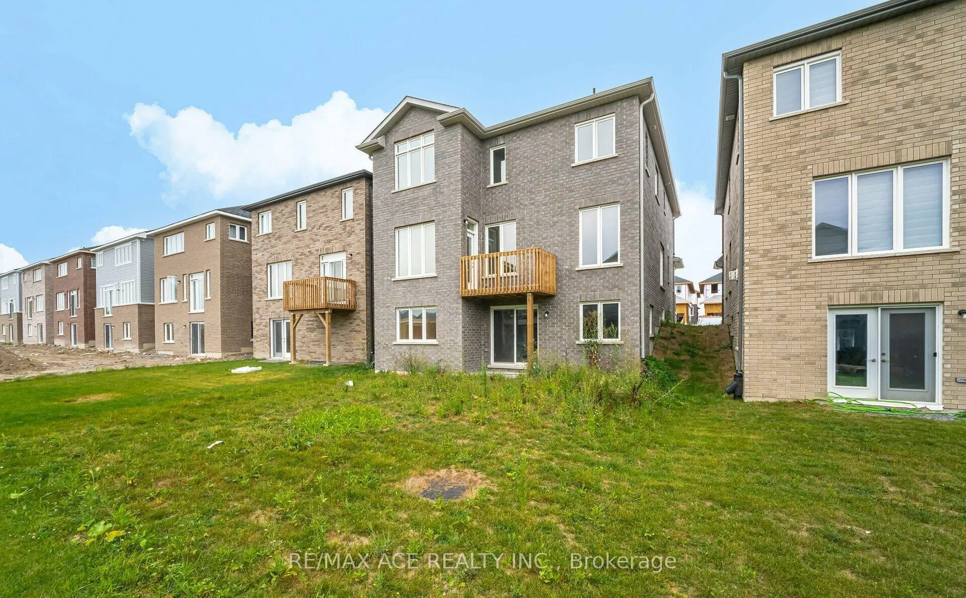 Photo 15 of 217 O'Neil Street, Peterborough, Monaghan Ward 2 — HOMEH