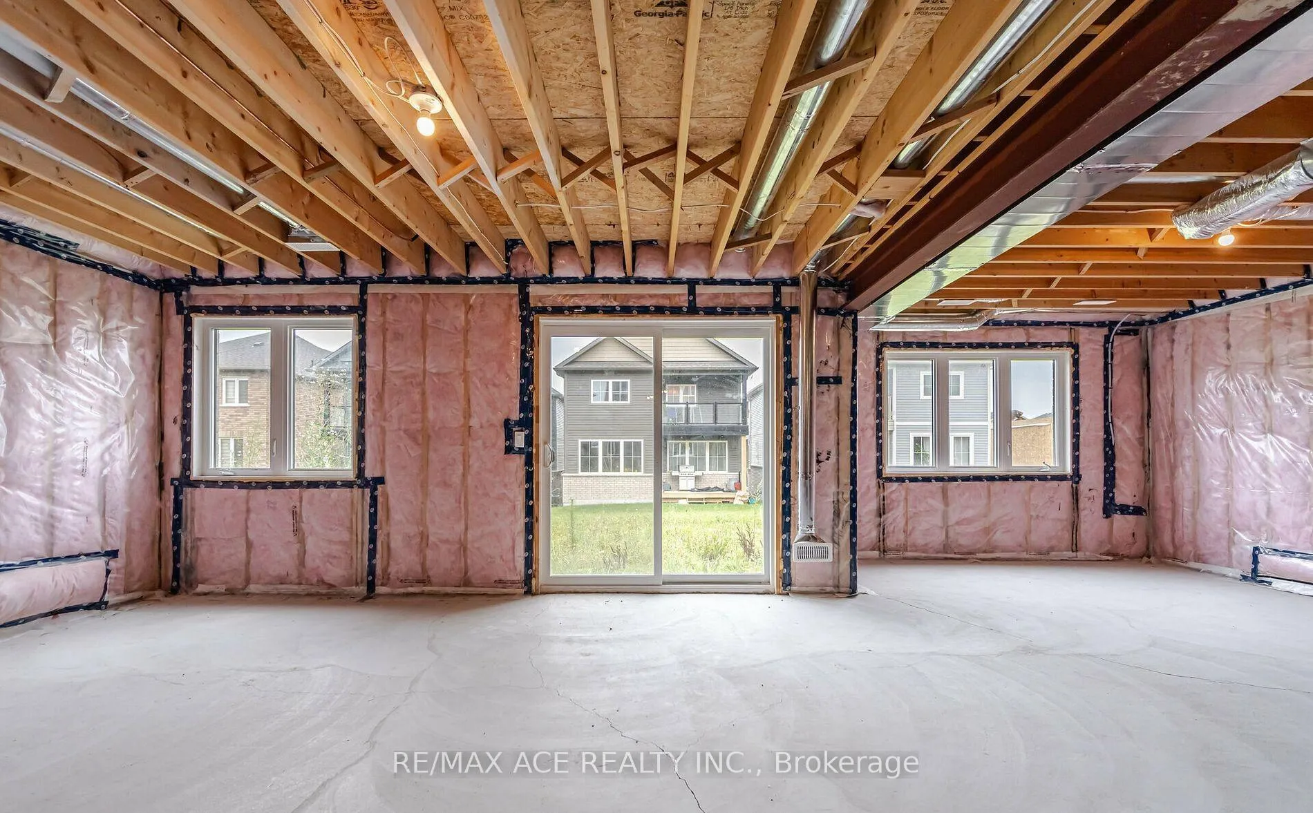 Photo 16 of 217 O'Neil Street, Peterborough, Monaghan Ward 2 — HOMEH