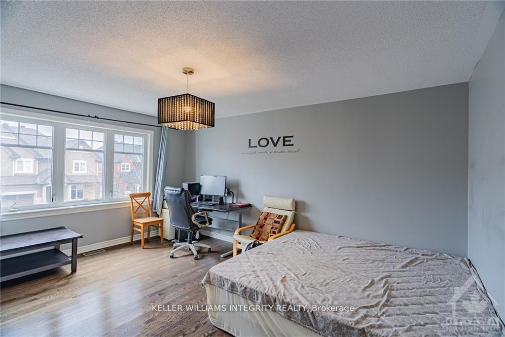 Photo 13 of 236 Gracewood Crescent, Ottawa, Blossom Park/Kemp Park/Findlay Creek — HOMEH