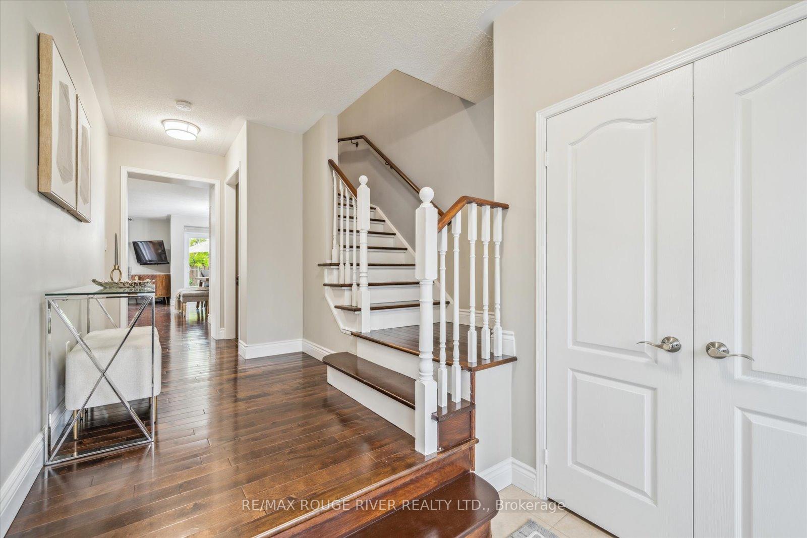 Photo 8 of 5 Delight Way, Whitby, Brooklin — HOMEH