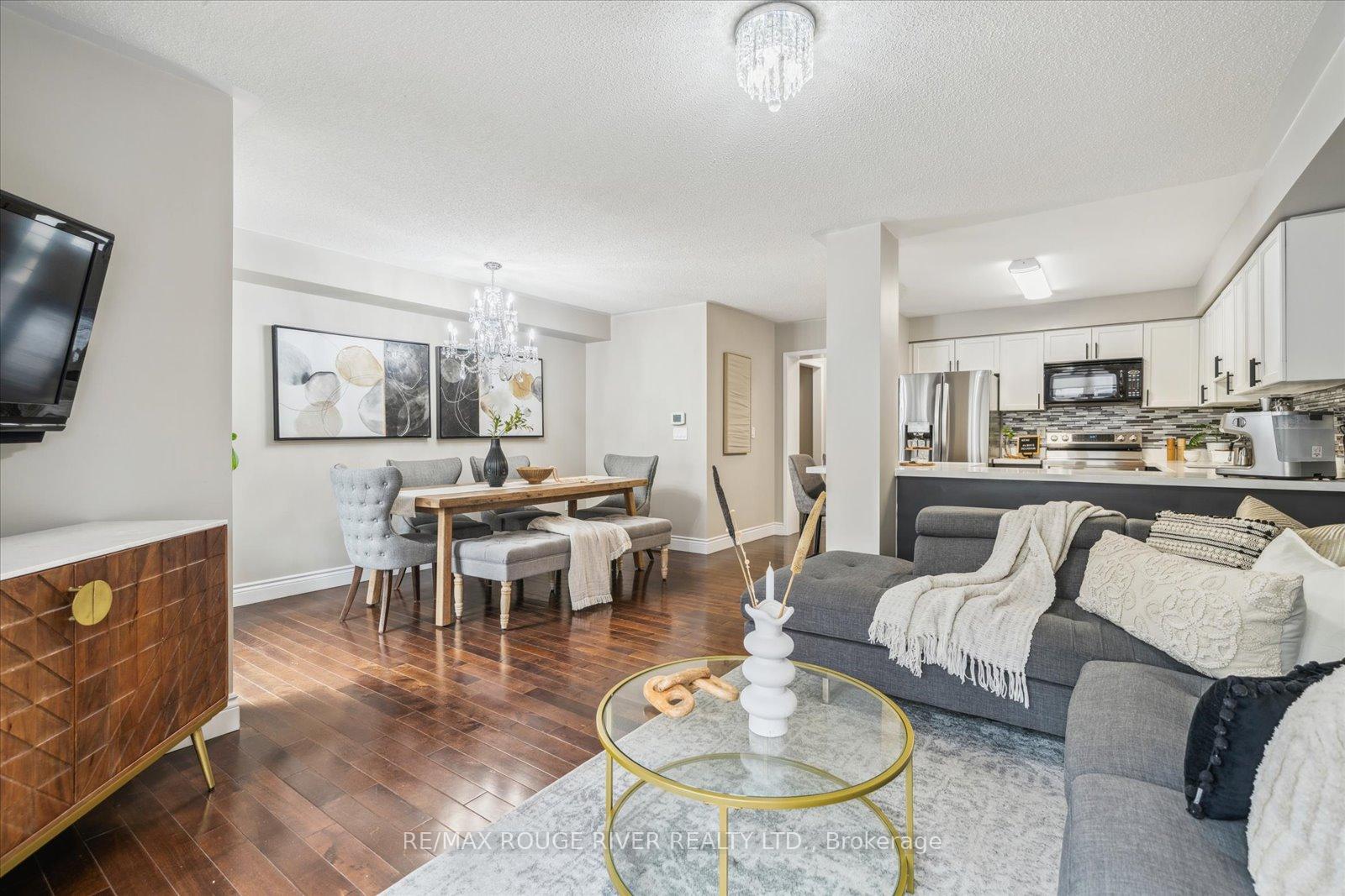 Photo 12 of 5 Delight Way, Whitby, Brooklin — HOMEH