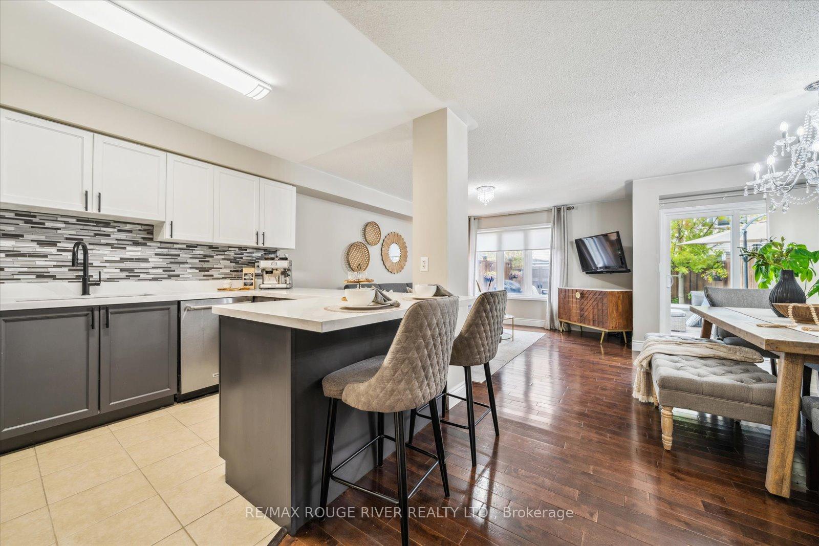 Photo 14 of 5 Delight Way, Whitby, Brooklin — HOMEH