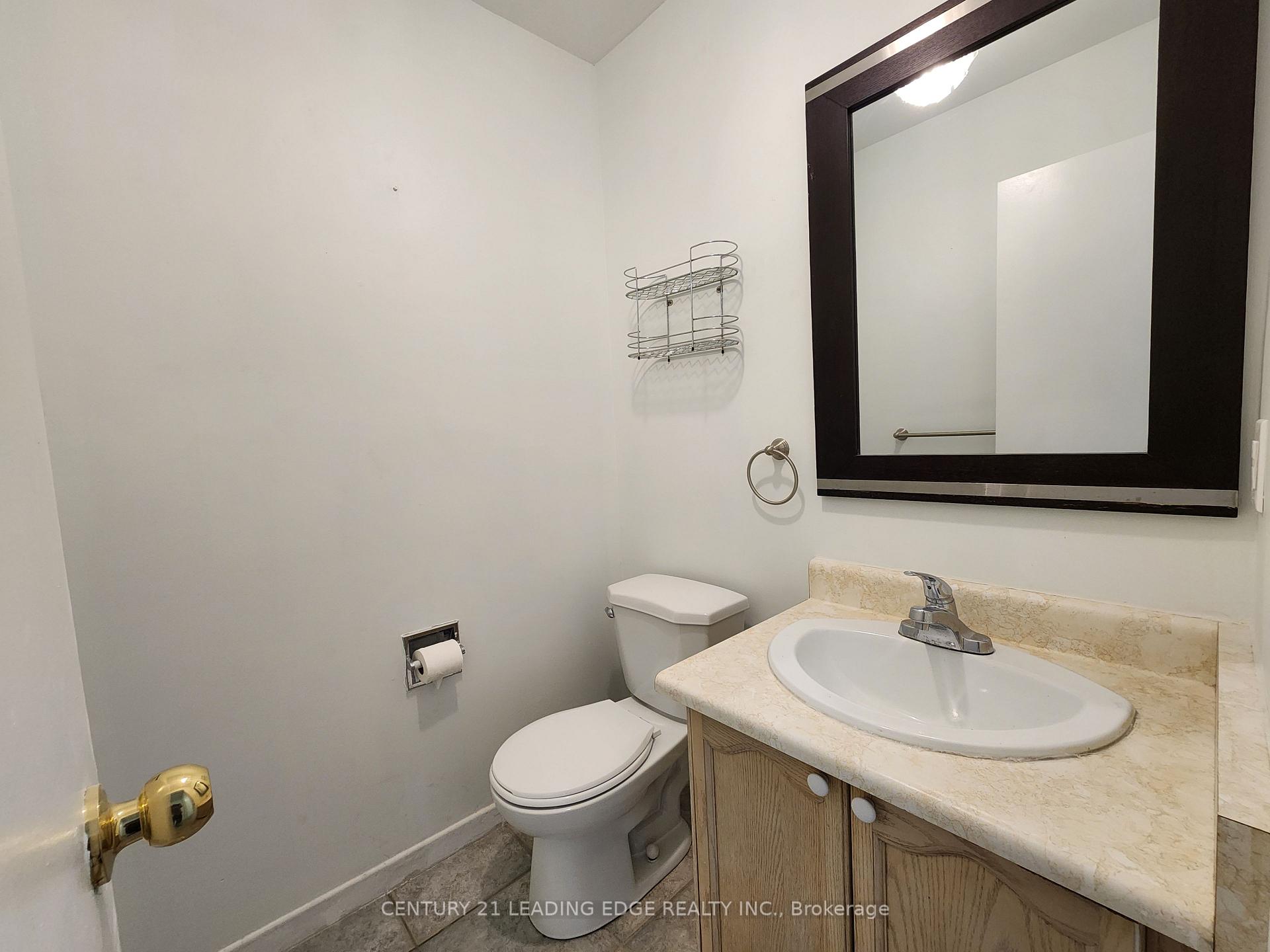 Photo 17 of 171 Ridgefield Crescent, Vaughan, Maple — HOMEH
