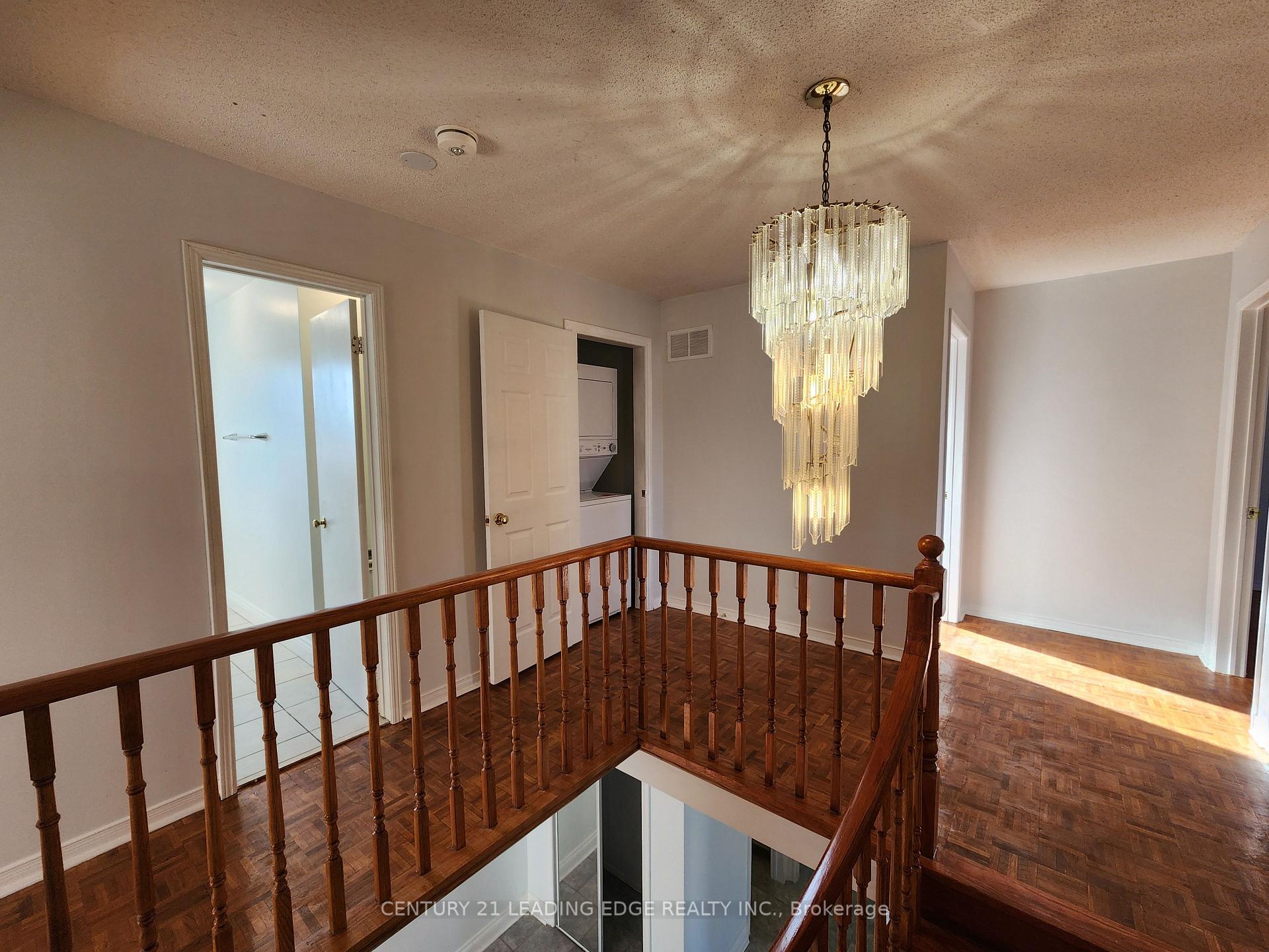 Photo 22 of 171 Ridgefield Crescent, Vaughan, Maple — HOMEH