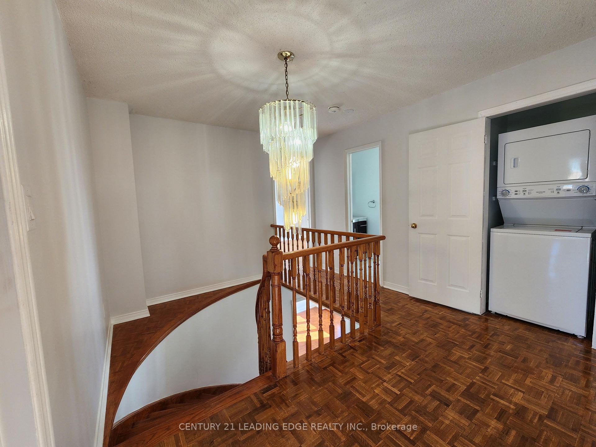 Photo 23 of 171 Ridgefield Crescent, Vaughan, Maple — HOMEH
