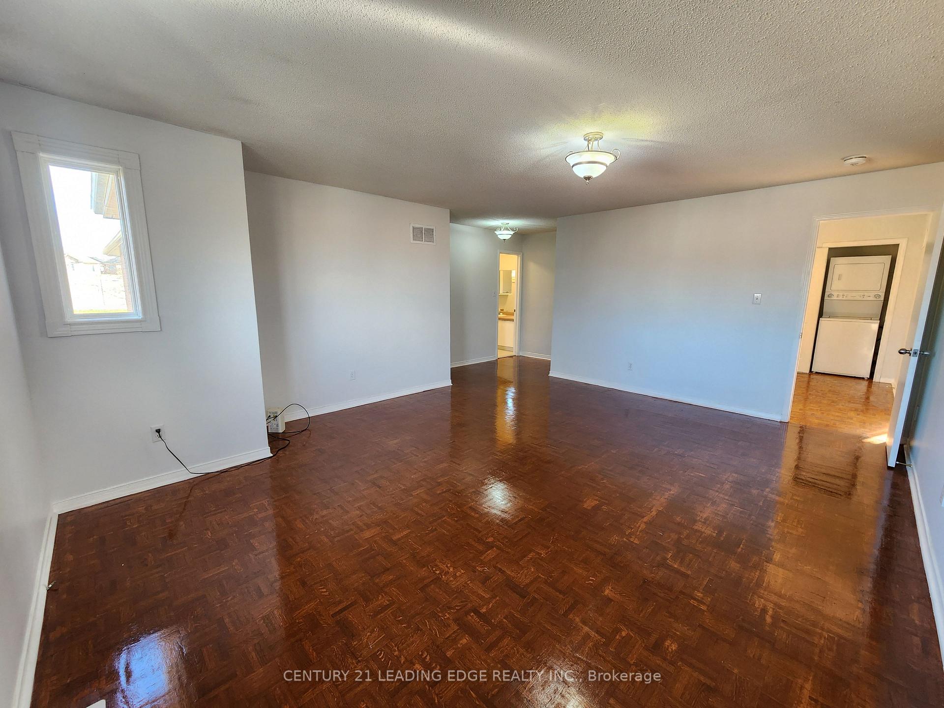 Photo 25 of 171 Ridgefield Crescent, Vaughan, Maple — HOMEH