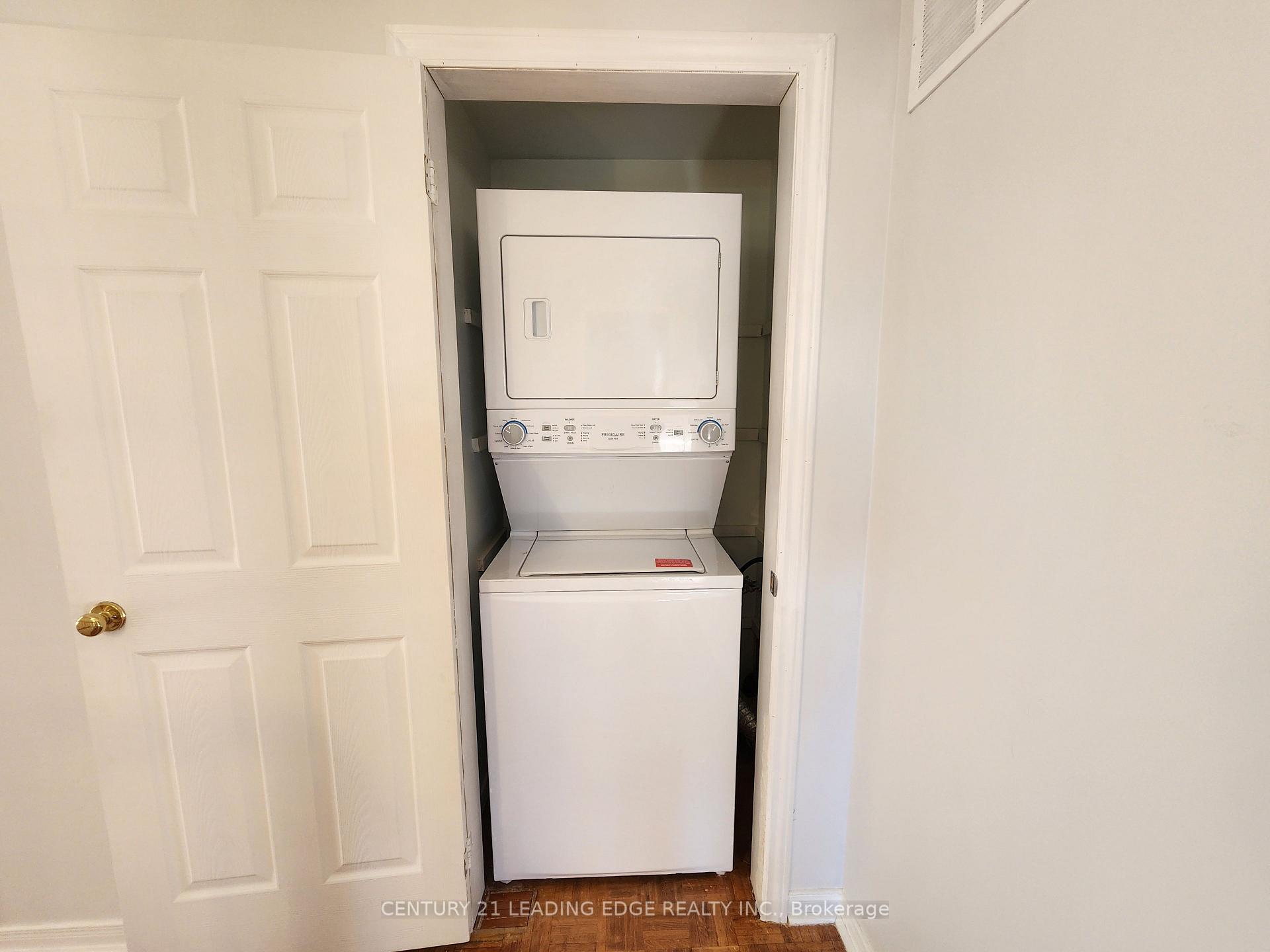 Photo 33 of 171 Ridgefield Crescent, Vaughan, Maple — HOMEH