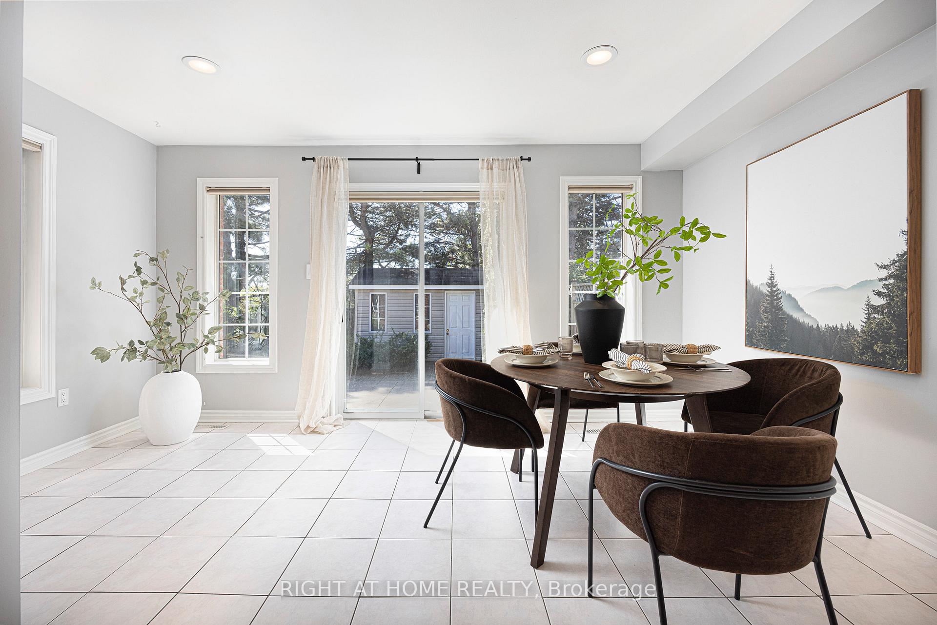 Photo 10 of 33 Threadgold Court, Whitby, Lynde Creek — HOMEH