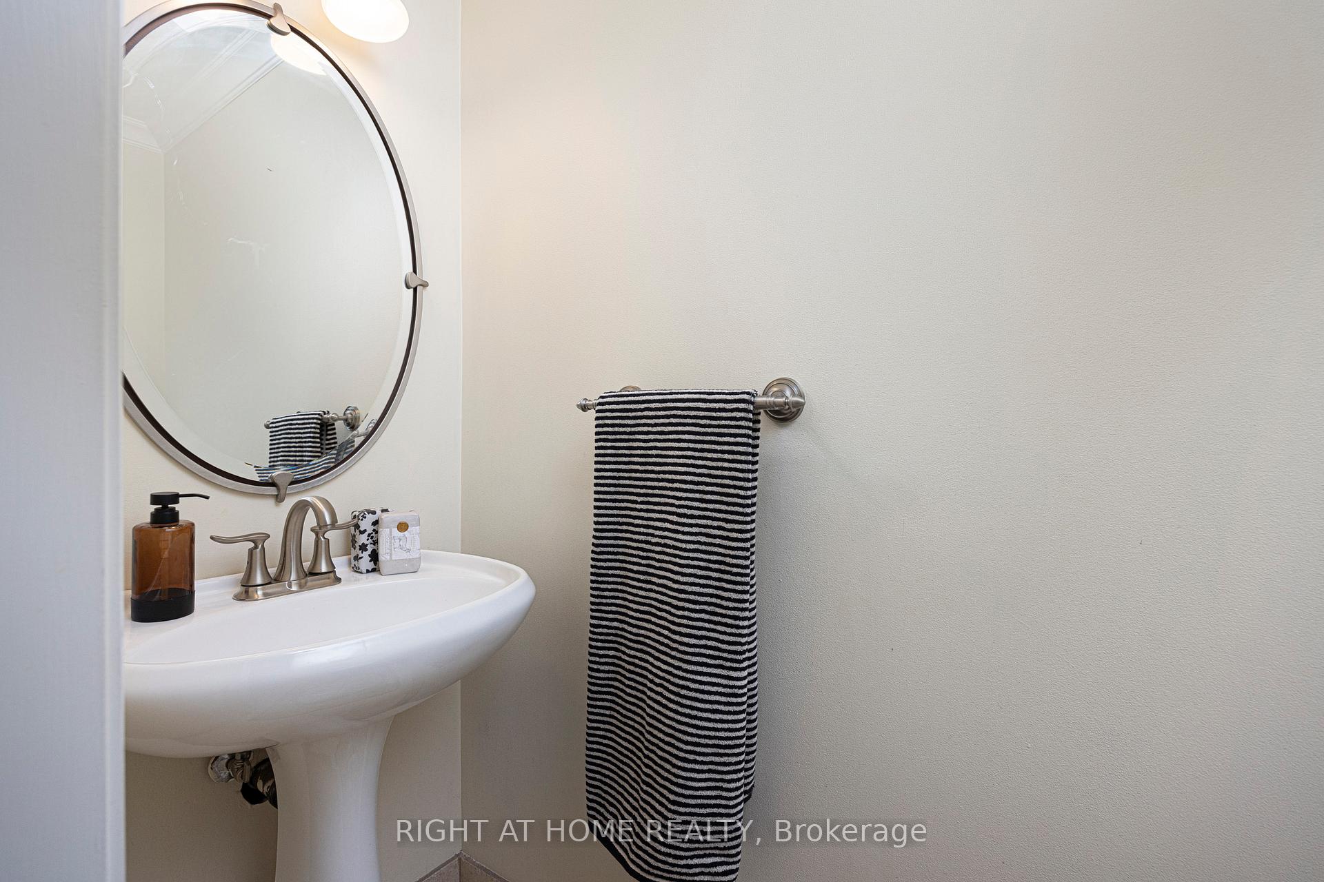 Photo 24 of 33 Threadgold Court, Whitby, Lynde Creek — HOMEH