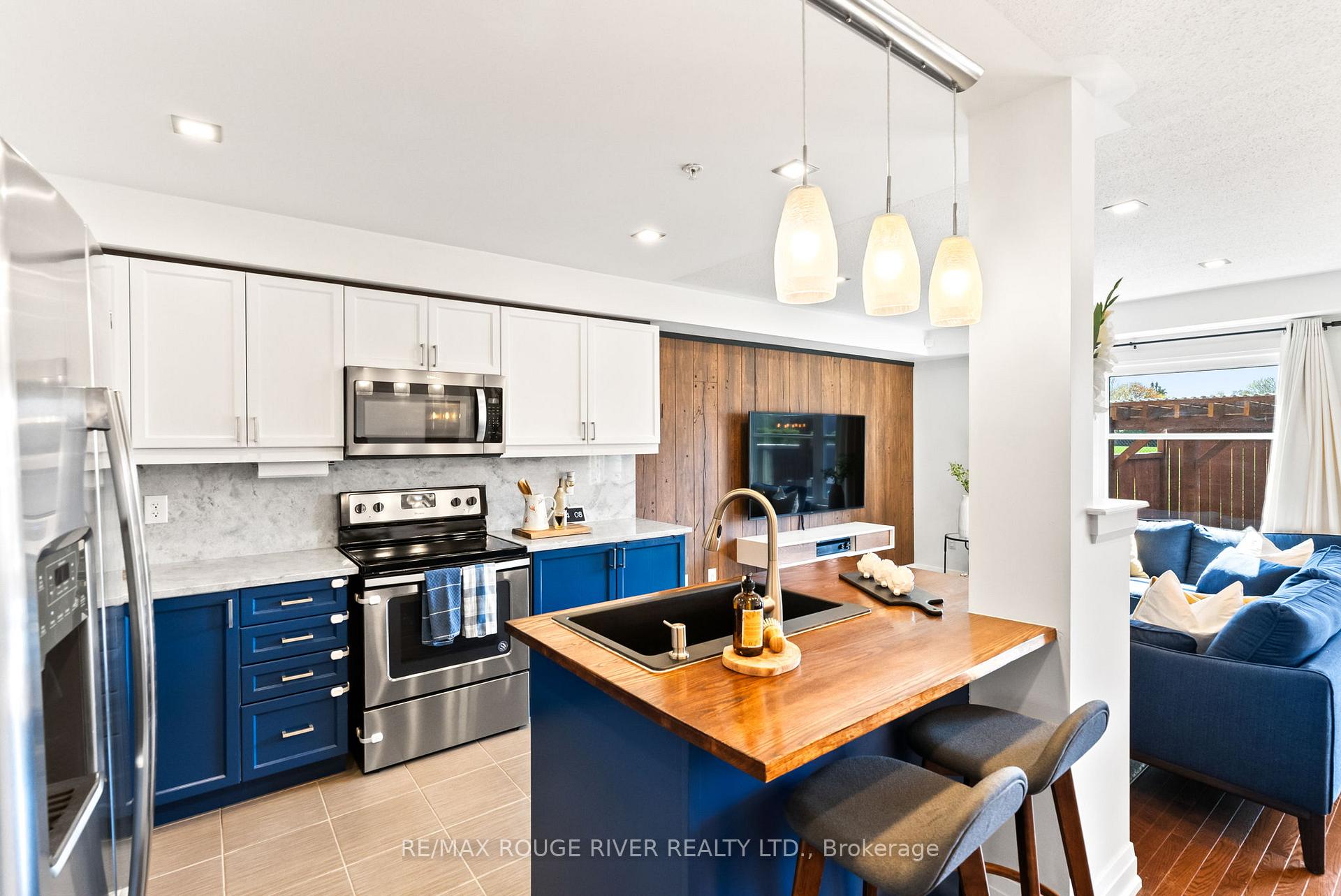 Photo 5 of 44 Jerseyville Way, Whitby, Downtown Whitby — HOMEH