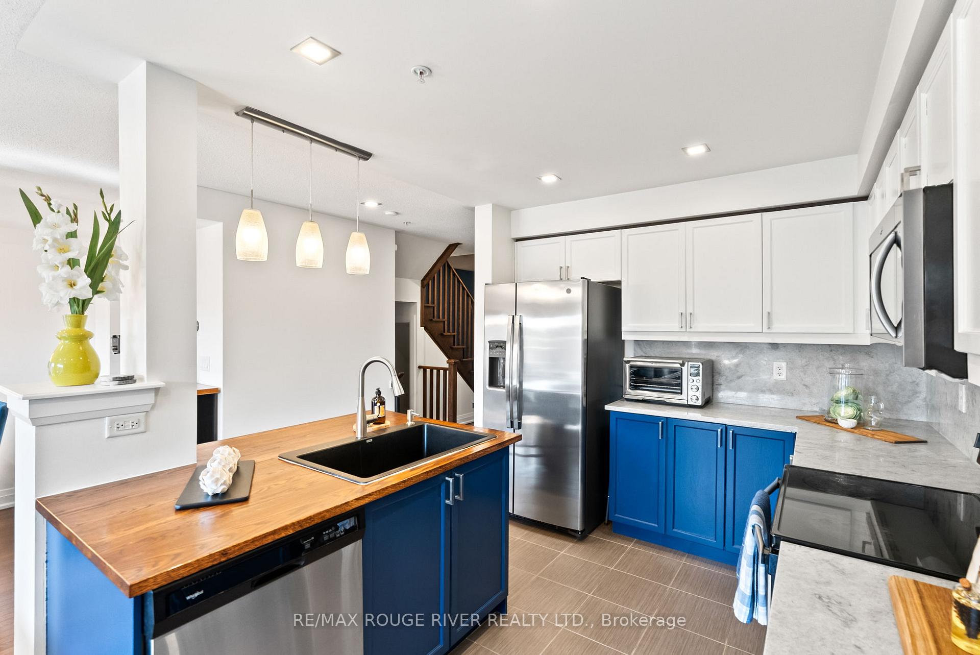 Photo 7 of 44 Jerseyville Way, Whitby, Downtown Whitby — HOMEH